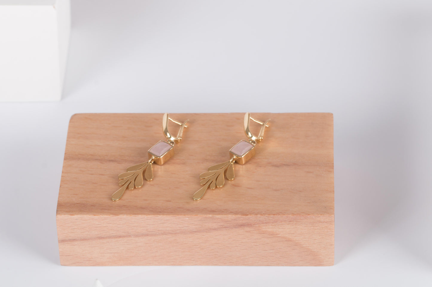 golden Aura drops earring